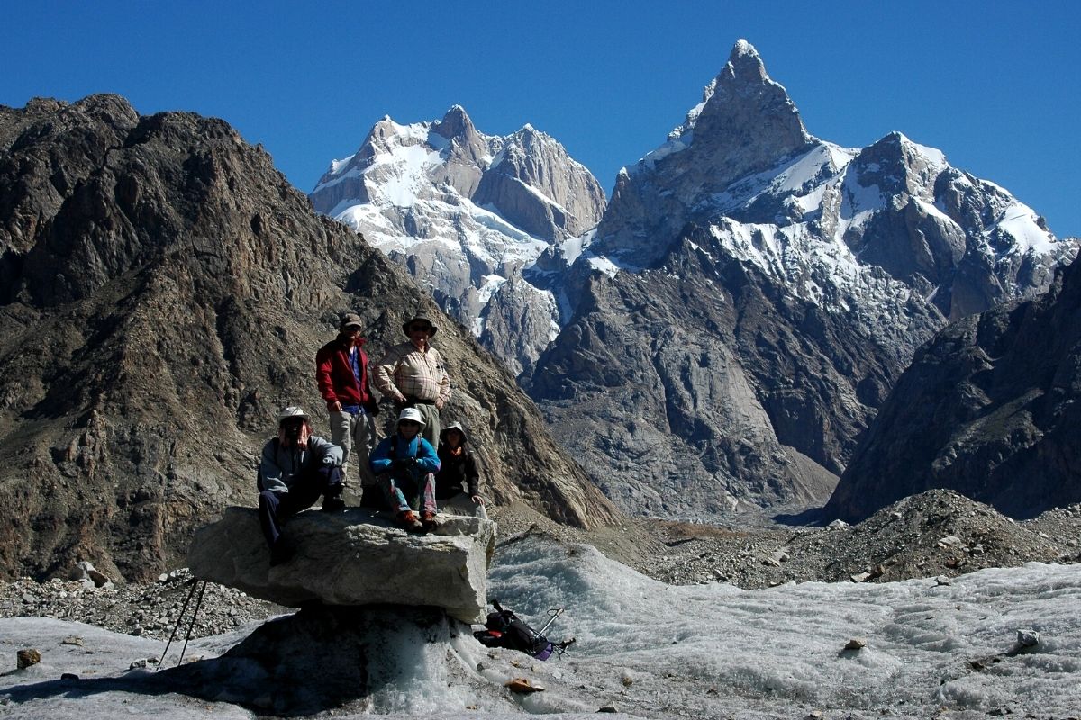 great Karakorum traverse-trek Hisper La snow Lake
