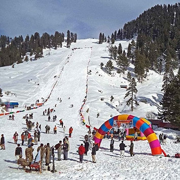 Skiing in Karakorum